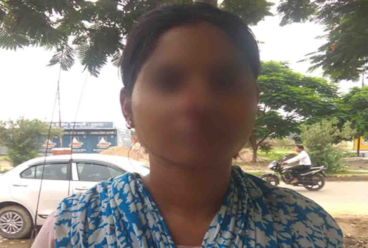 canteen operator beat up the woman for setting up a tea shop