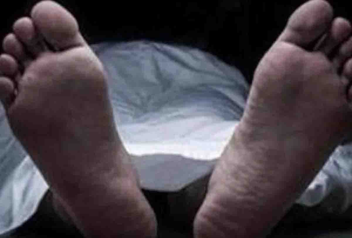 Plumber died due to current in etawah