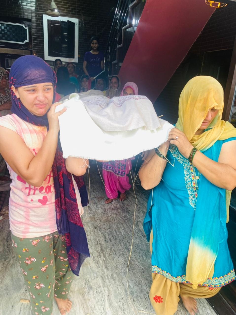 Daughters gave shoulder to mother's meaning, Yamunanagar