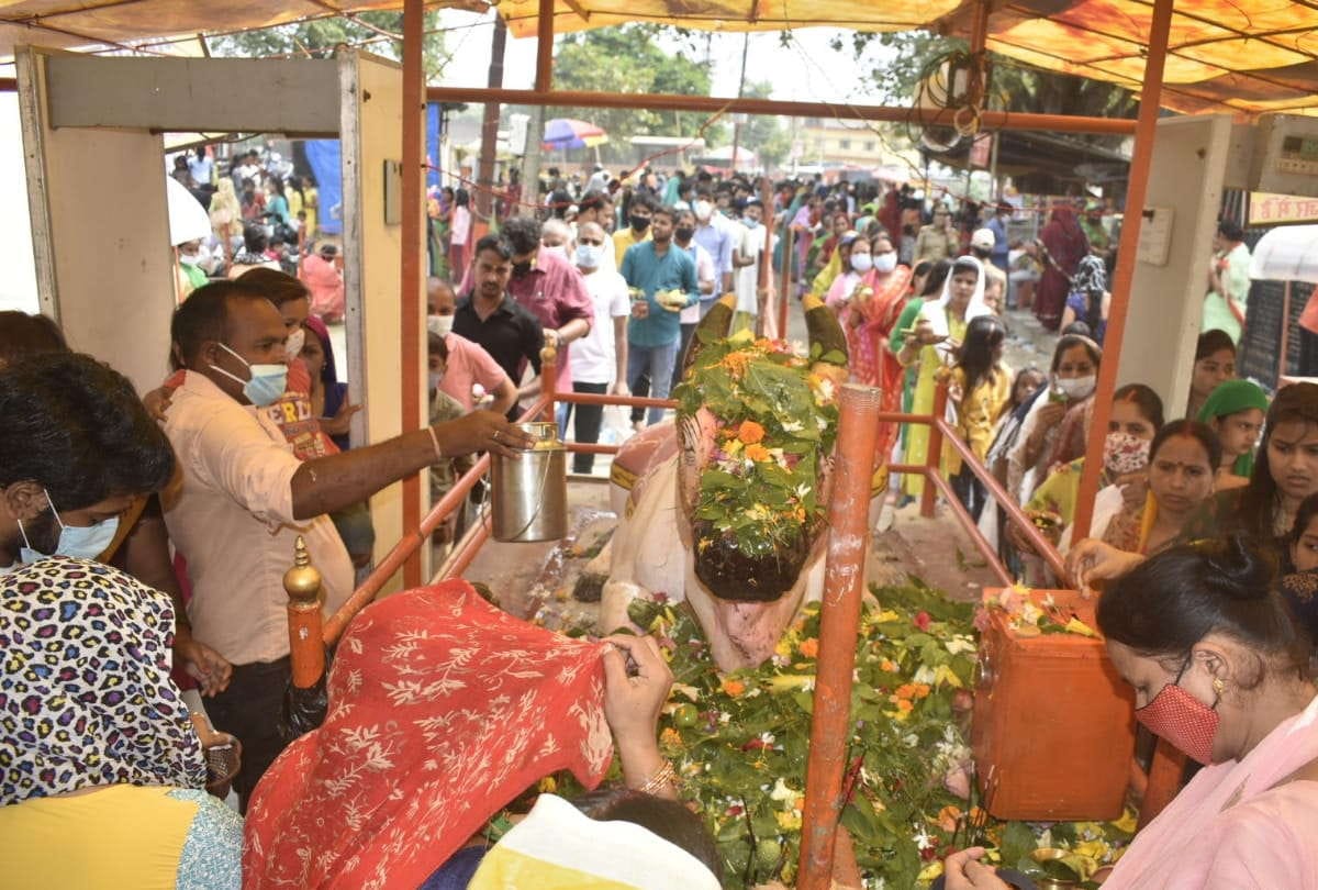 Sawan Somwar 2021 first monday of sawan 26 july worship bholenath in temples of gorakhpur latest photos