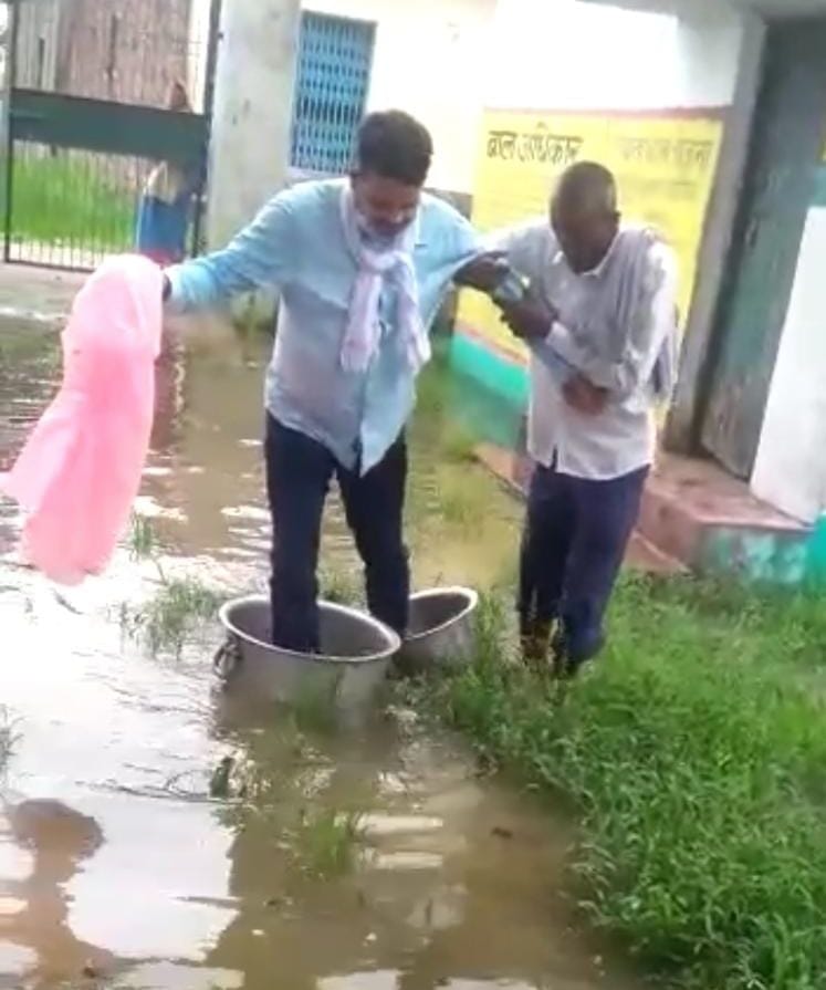 Video of walking in water with feet in a pot goes viral