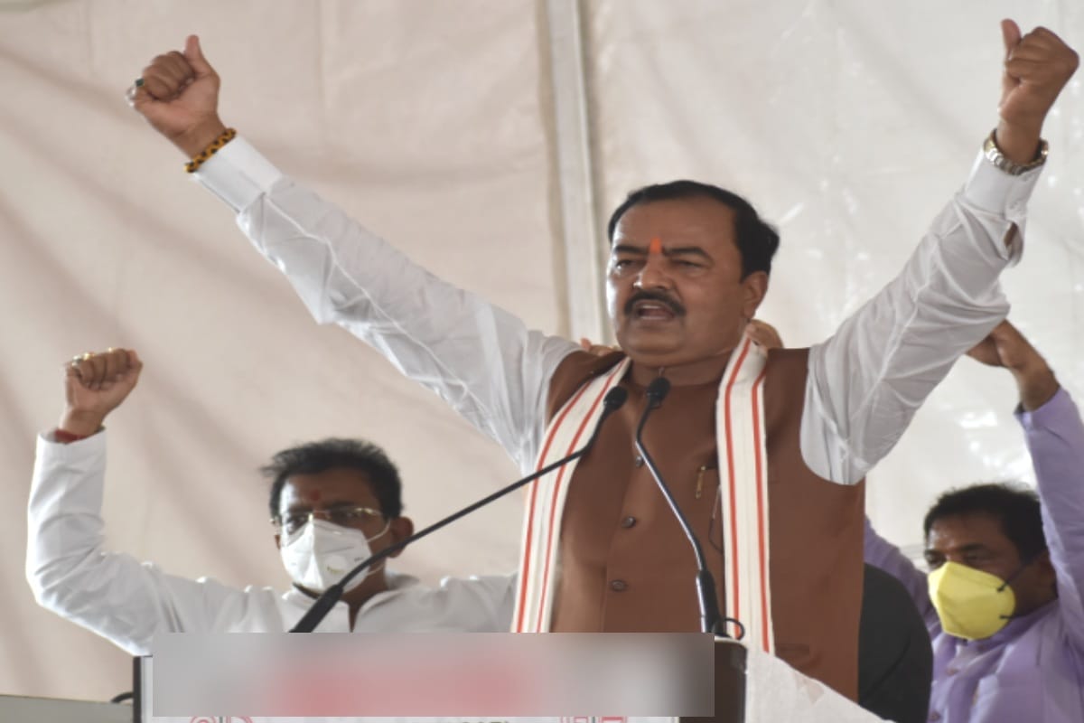 Deputy Chief Minister Keshav Prasad Maurya gave a gift and message to twenty nine assembly seats in Meerut