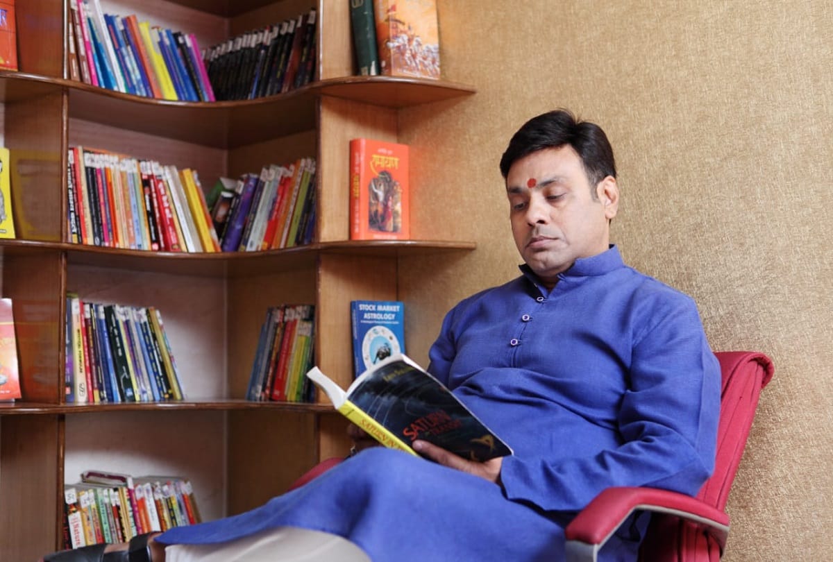 problems coming in marriage how to overcome the estrangement in married life know from marriage astrology dr vinay bajrangi