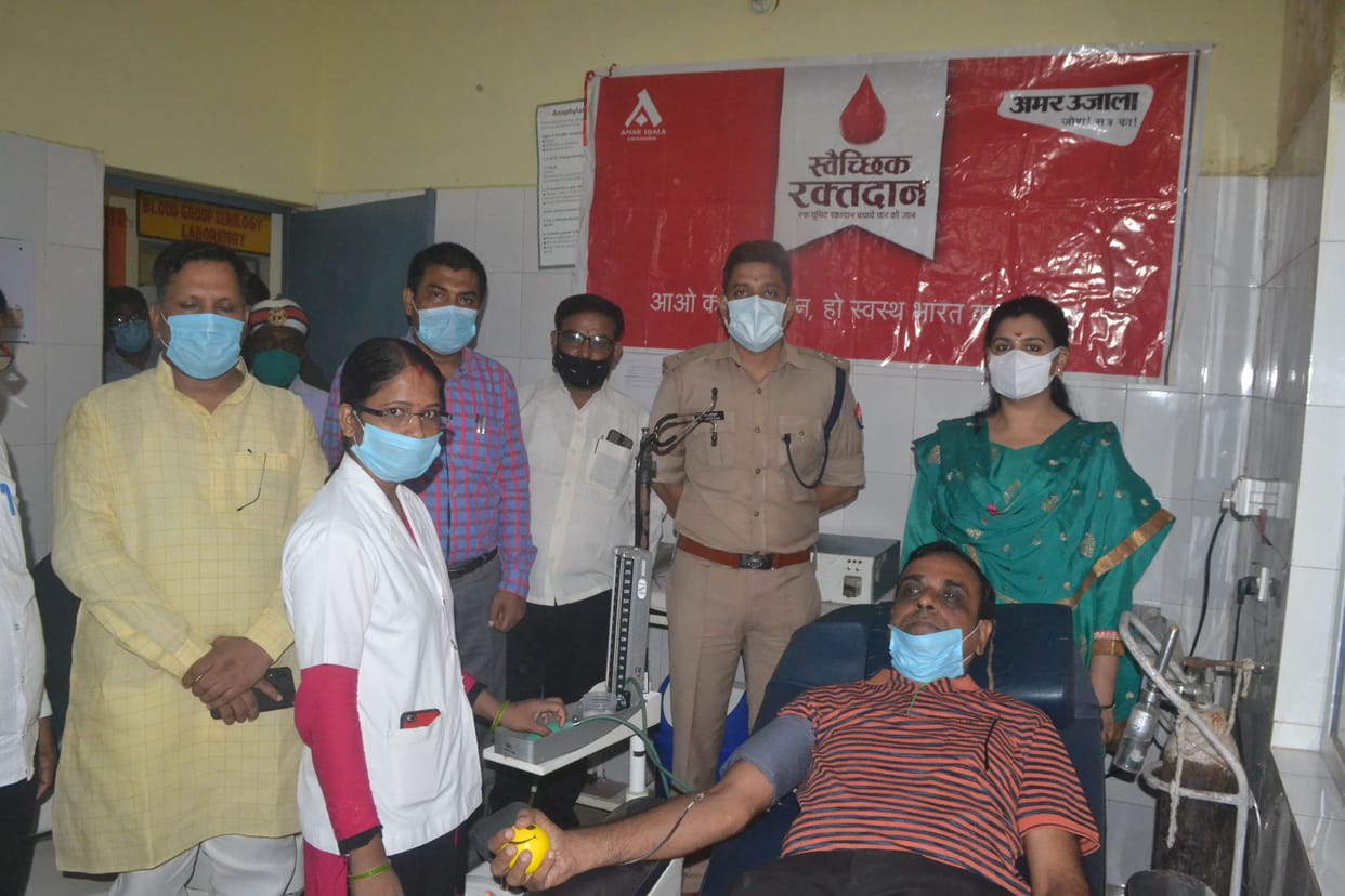 14 donated blood in amar ujala foundation camp