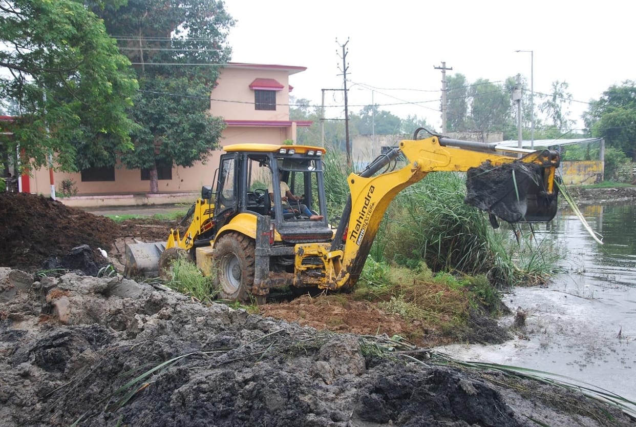 Notice issued to 48 people for vacating the pond land