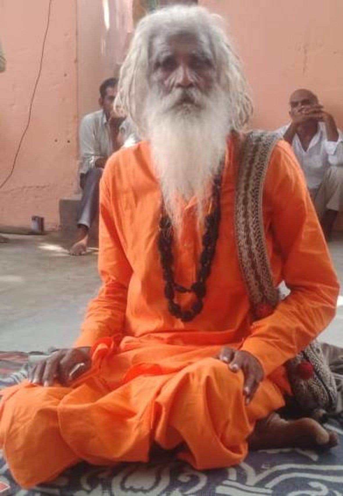 There is a supernatural Shivling with eight eyelids in Khatta Prahladpur