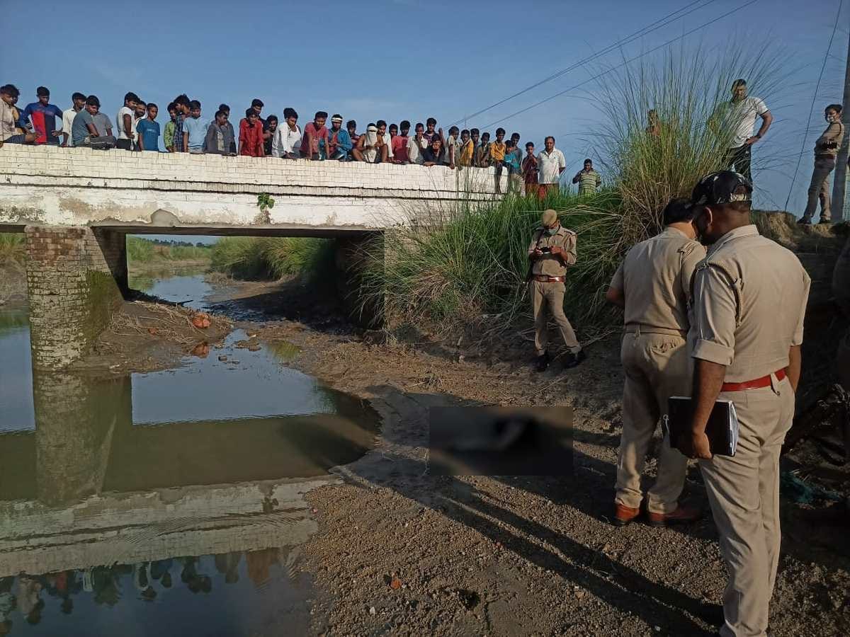 Girl child dead body found canal bank dogs scratched in jaunpur