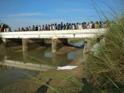 Girl child dead body found canal bank dogs scratched in jaunpur