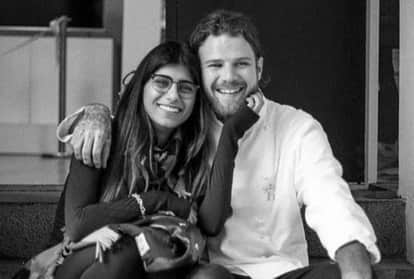 मिया खलीफा, रॉबर्ट सैंडबर्ग