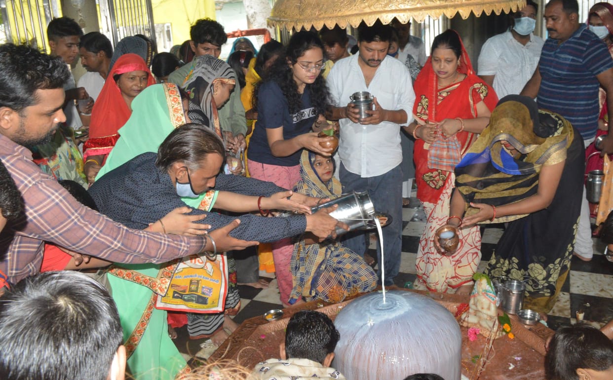 Hathras: First Monday of Sawan: The pagoda reverberated with the cheers of Bam-Bam Bhole