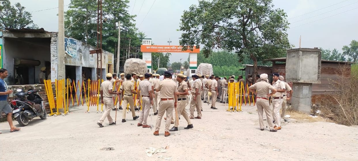 Post-mortem of Zeeshan's body amid tension, crowd gathered, Yamunanagar