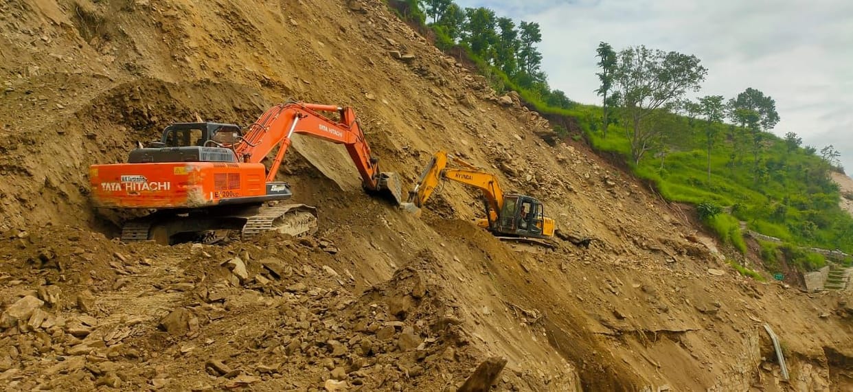 Swanla and Bharatoli villages threatened by landslide, 16 families shifted to another place
