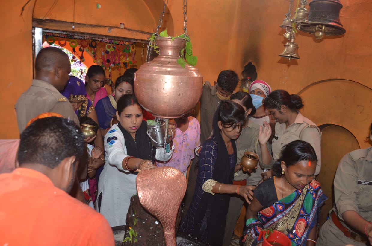 The pagoda reverberated with the chants of Har Har Mahadev