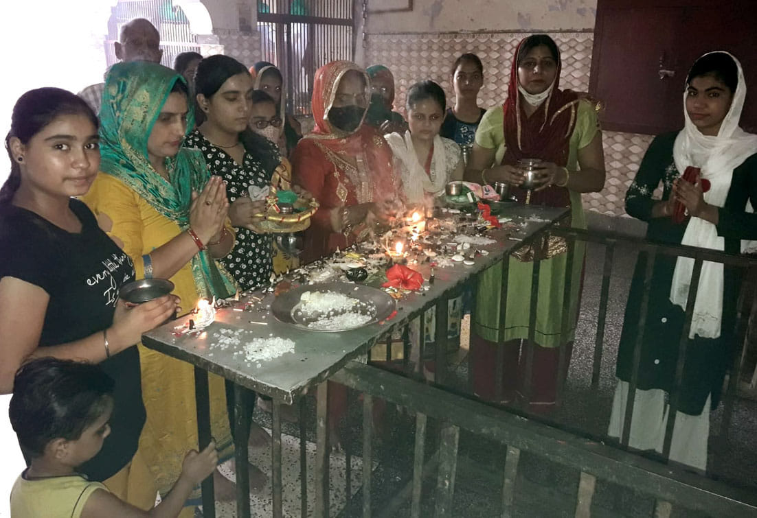 Jalabhishek of Lord Ashutosh with the cheers of Har Har Mahadev