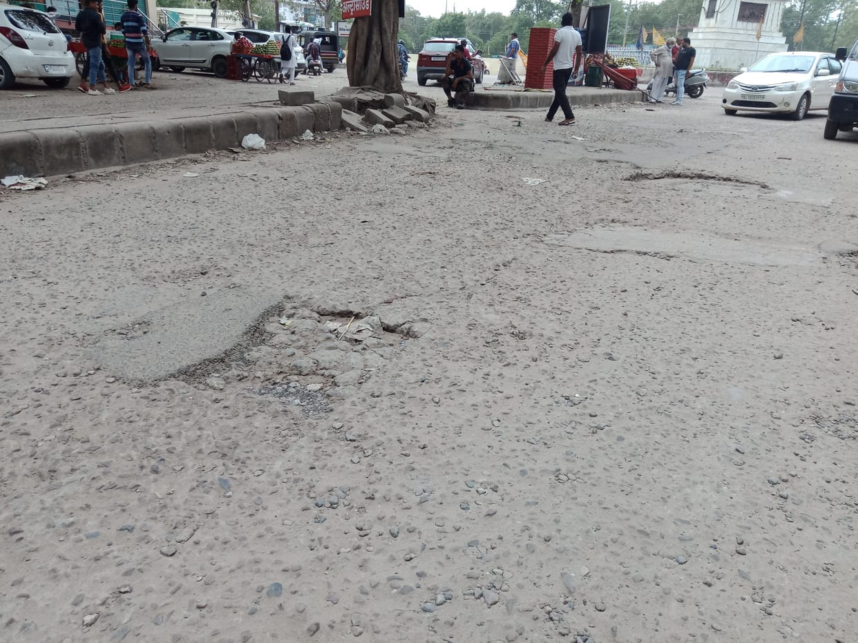 Roads from sector to alleys are bad, even if they do not fill the pit