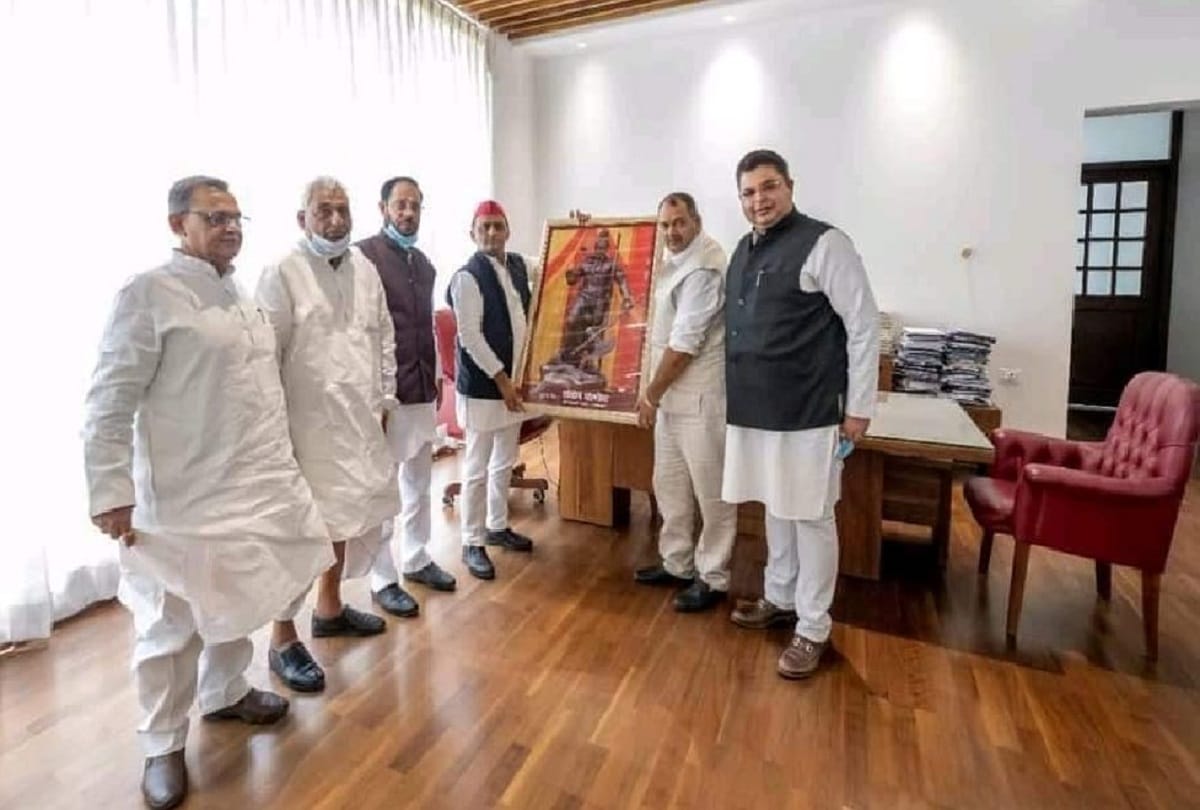 Mission 2022 samajwadi party akhilesh yadav will start brahmin sammelan from balia for cultivating brahmin vote bank in up election