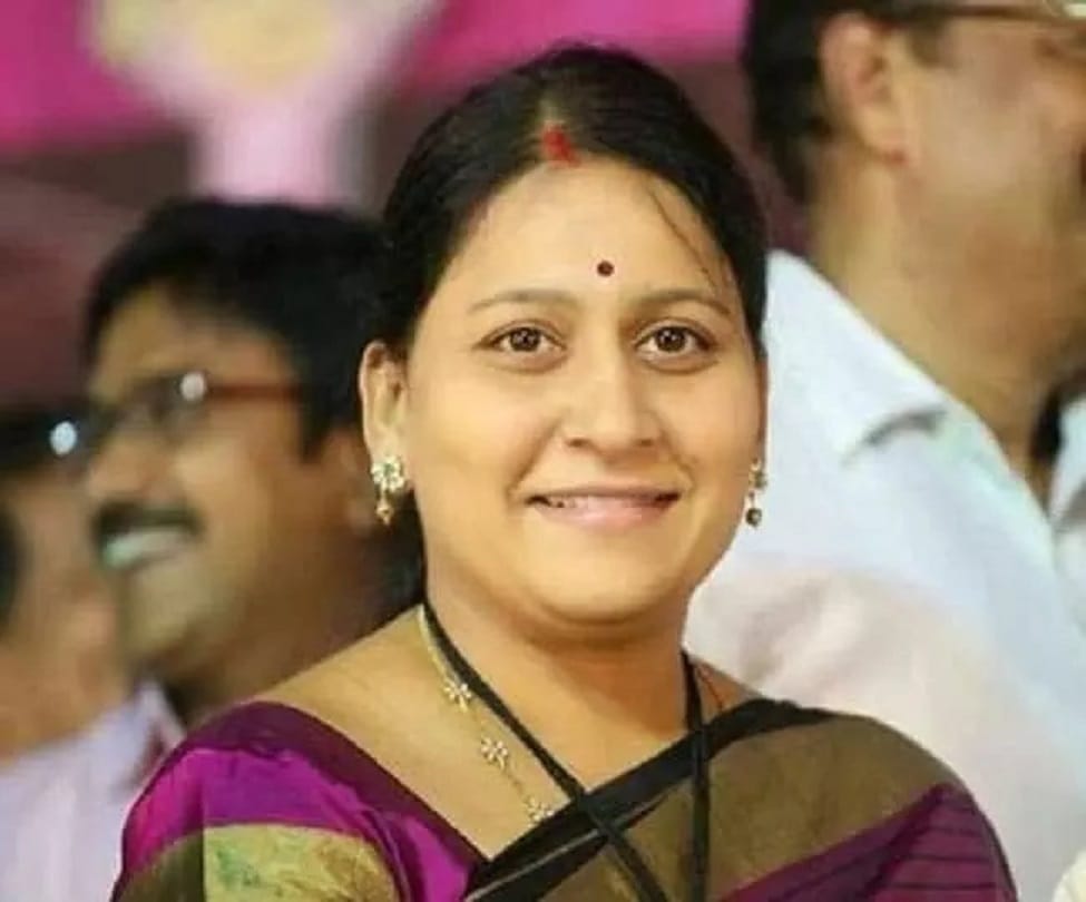 Telangana: woman MP Kavita Malod and Shaukat Ali jailed for bribing voters