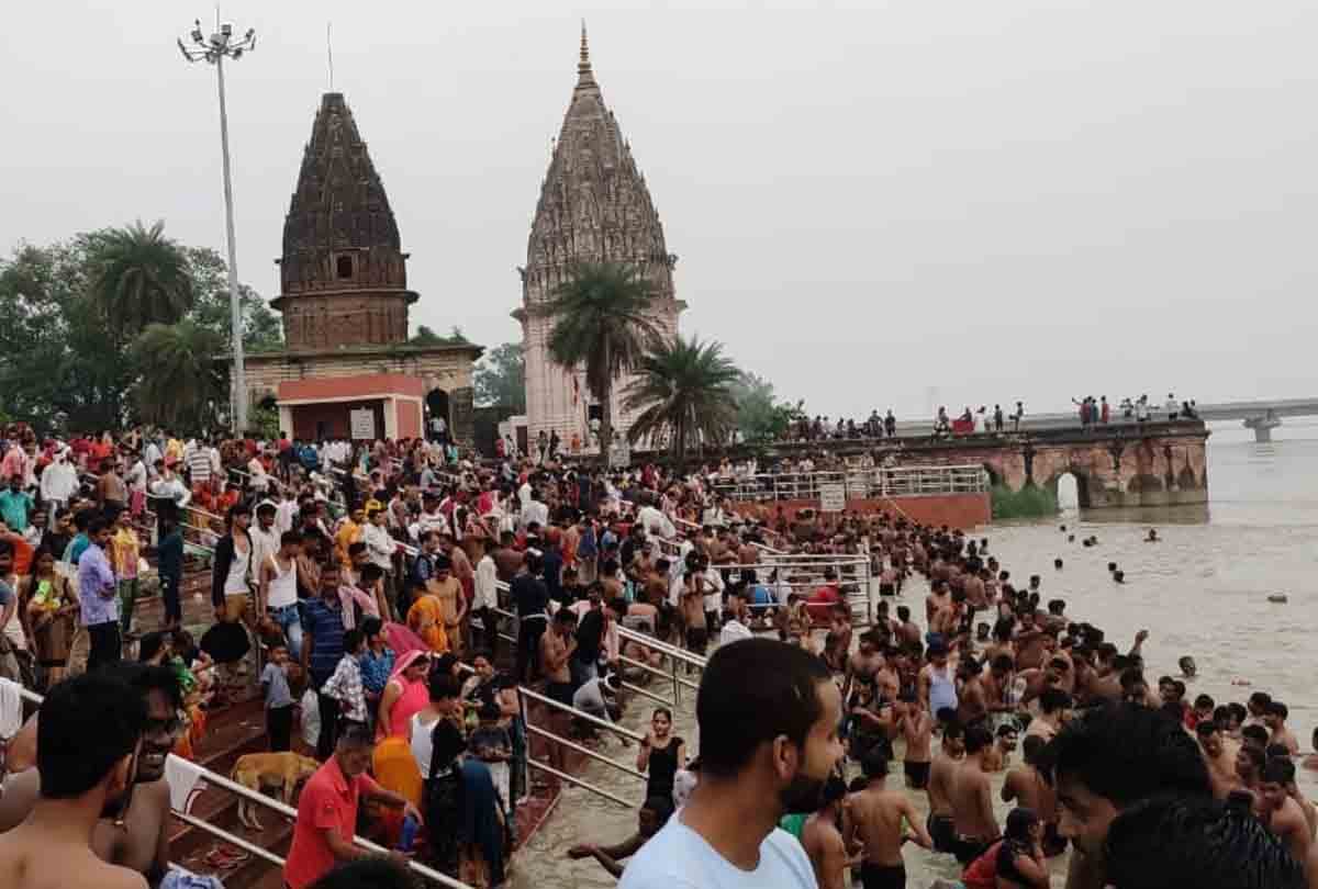 First Monday of Sawan: Crowd of devotees gathered in Anandeshwar, Siddhanath, Khereshwar