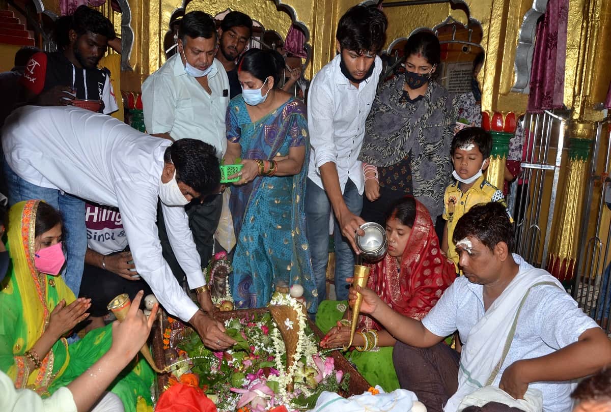 Huge crowd gathered in Shiv temples on the last Monday of Sawan