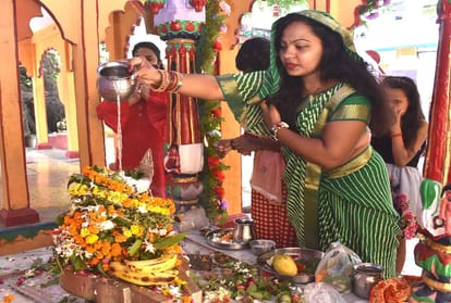Crowds of devotees gathered in the Shiv Mandir on the first Monday of Sawan