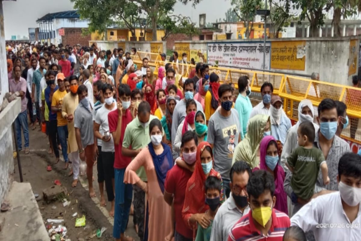 sawan 2021:  long queue in front of temples in western UP devotees made jalabhieshek