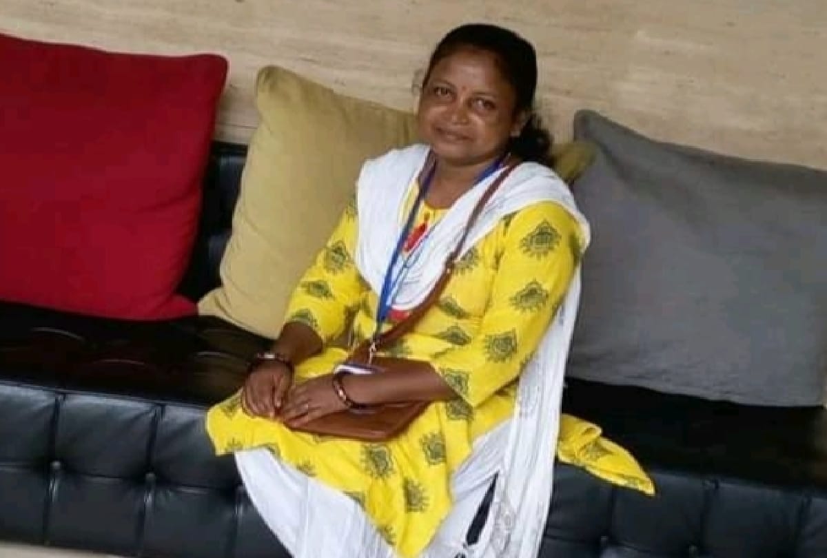 Jharkhand woman sumitra is working positive job towards mental health of women in remote villages of Jharkhand