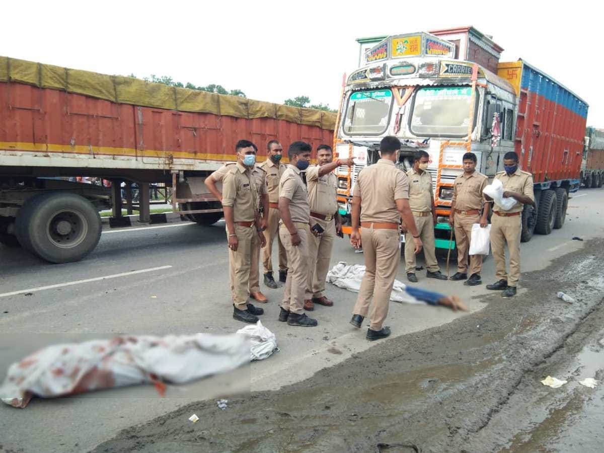 Two relative youth died in road accident bike hit by truck in varanasi