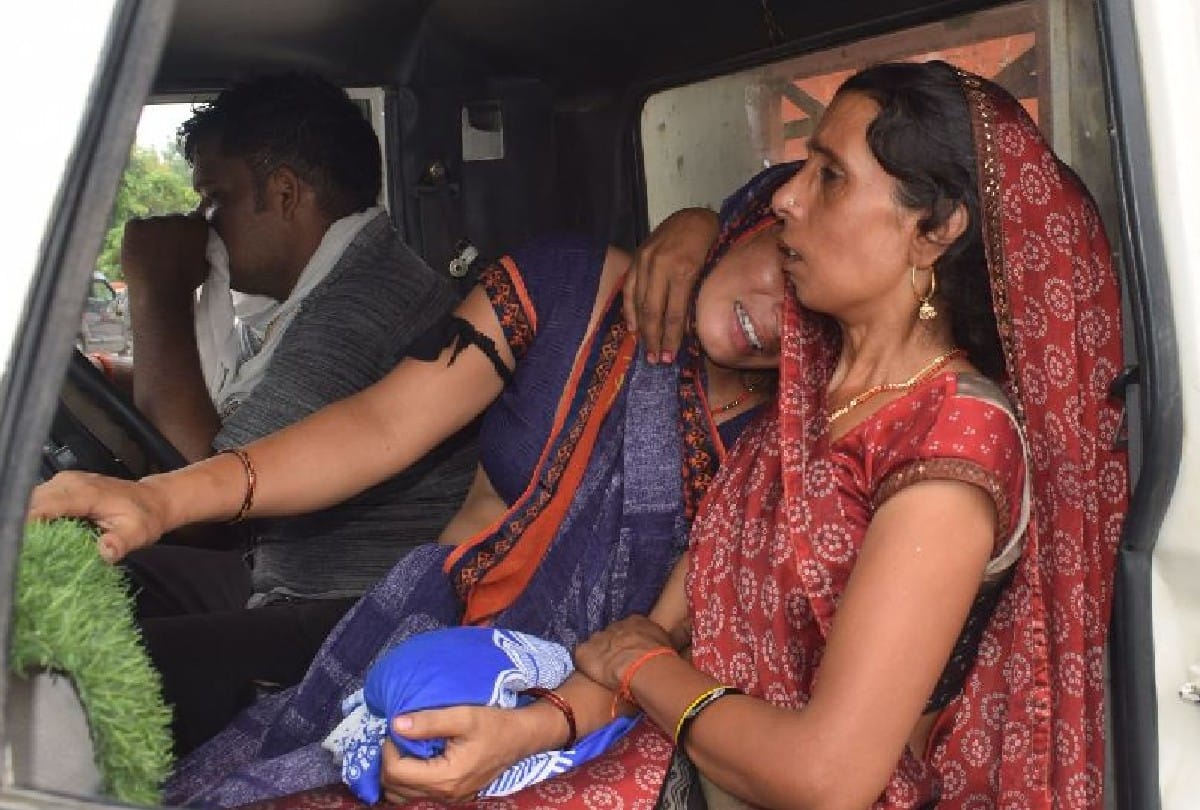 newborn baby dies due not getting ambulance due to strike in mainpuri