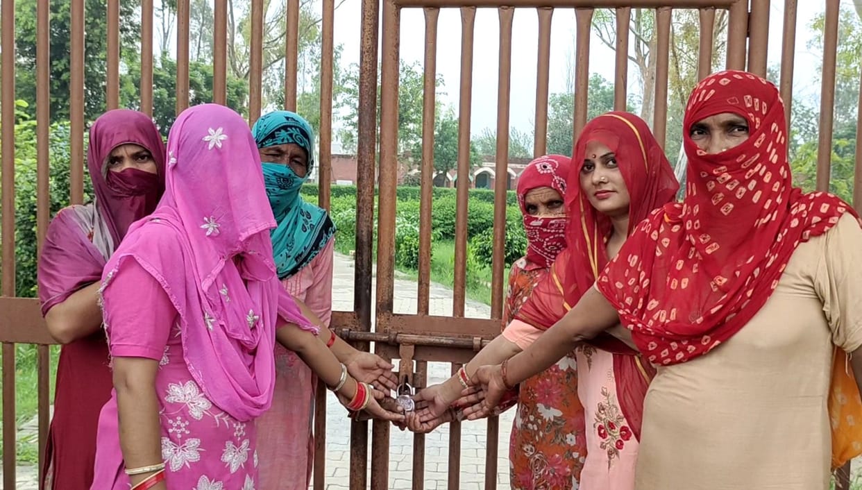 Post five and teacher one, villagers lock the school