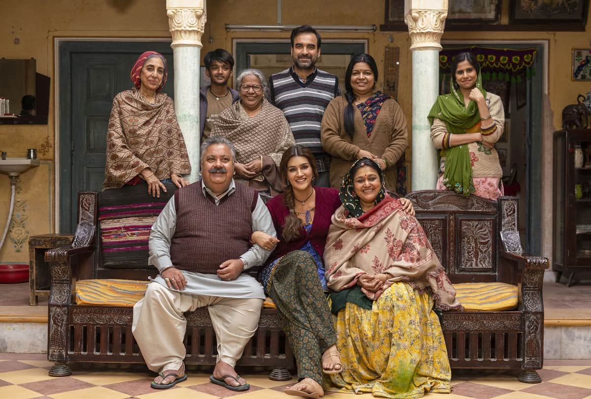 Mimi Movie Review in Hindi by Pankaj Shukla Kriti Sanon Laxman Utekar Dinesh Vijan Mala Aai Vhhaychy