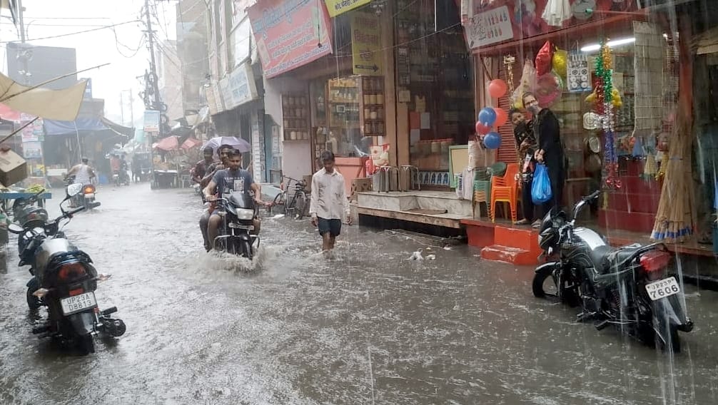 The streets of the city were filled with rain
