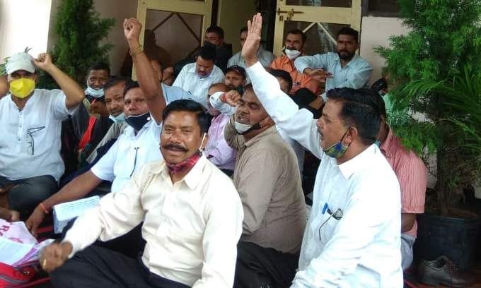 Employees agree on assurance, picket postponed