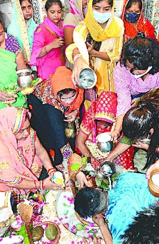 On the first Monday of Sawan, Nathanagari resonated with the cheers of Har Har Mahadev