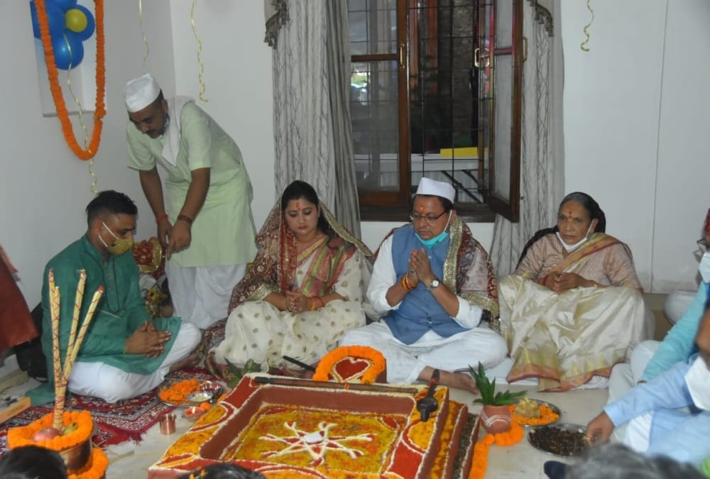 Uttarakhand News: Nine Brahmins remove Vastu defects of CM bungalow in six days before pushkar singh dhami grah pravesh