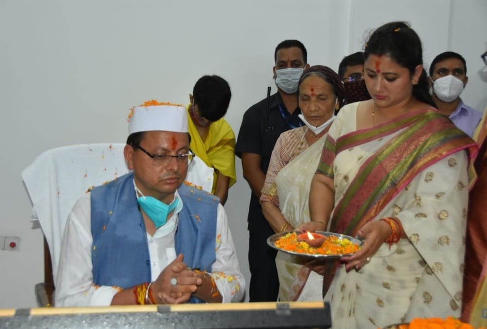 Uttarakhand News: Nine Brahmins remove Vastu defects of CM bungalow in six days before pushkar singh dhami grah pravesh