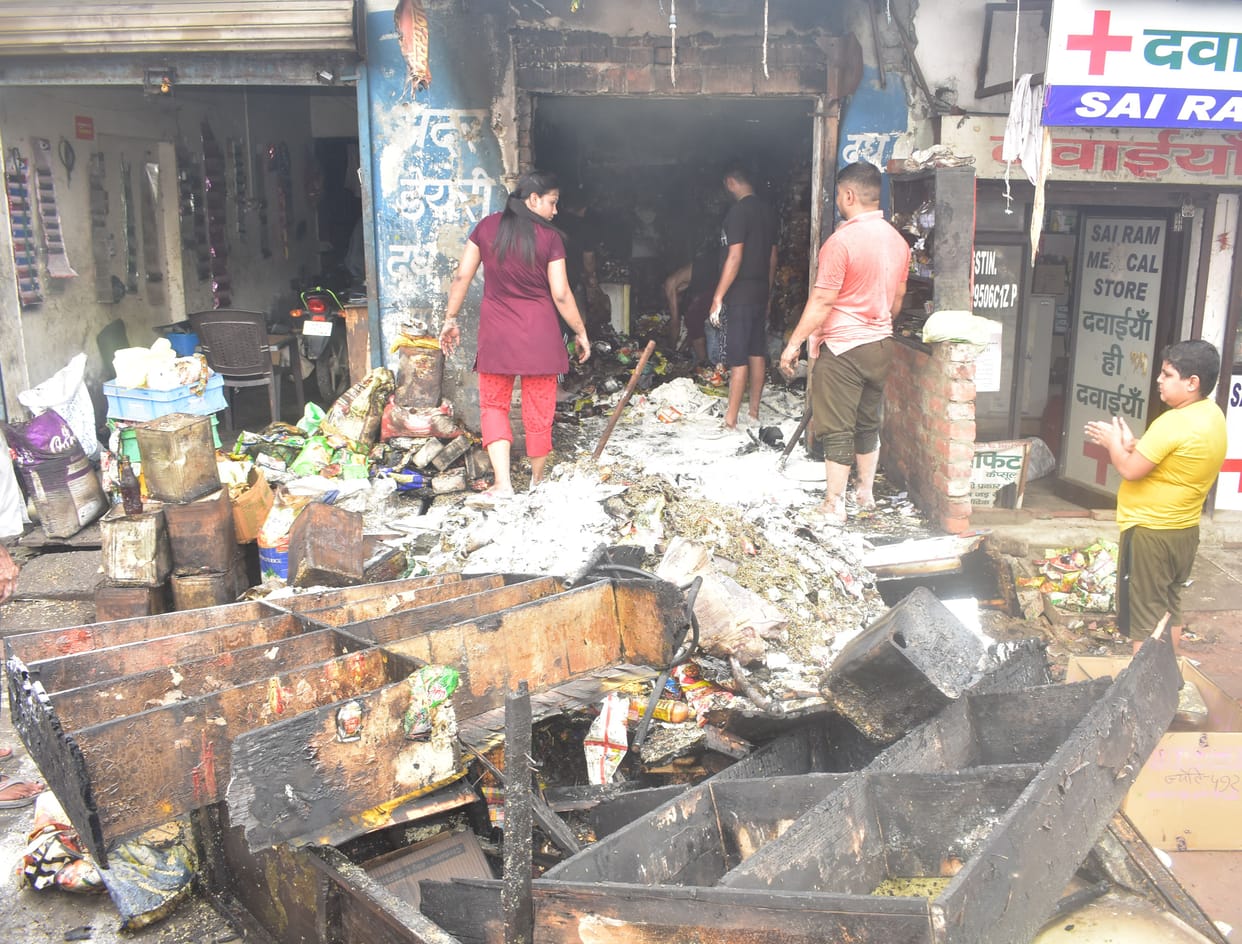6.50 lakh cash, 10 lakh goods burnt in fire