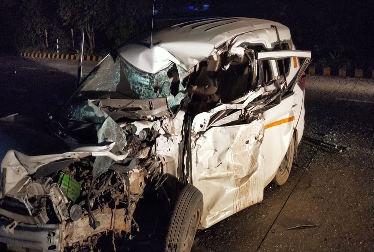 Car Accident At Yamuna Express Way One Died One Injured