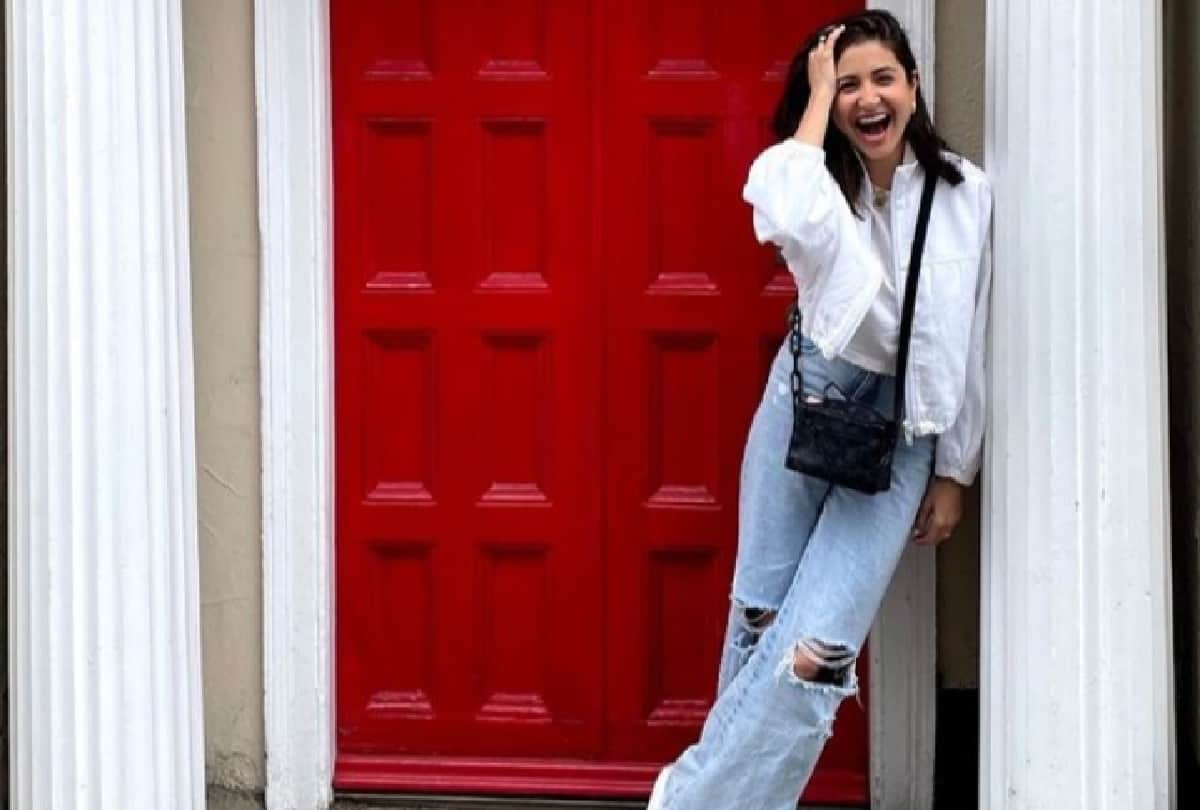 Anushka Sharma shared her new photo on Instagram with expensive carry bag