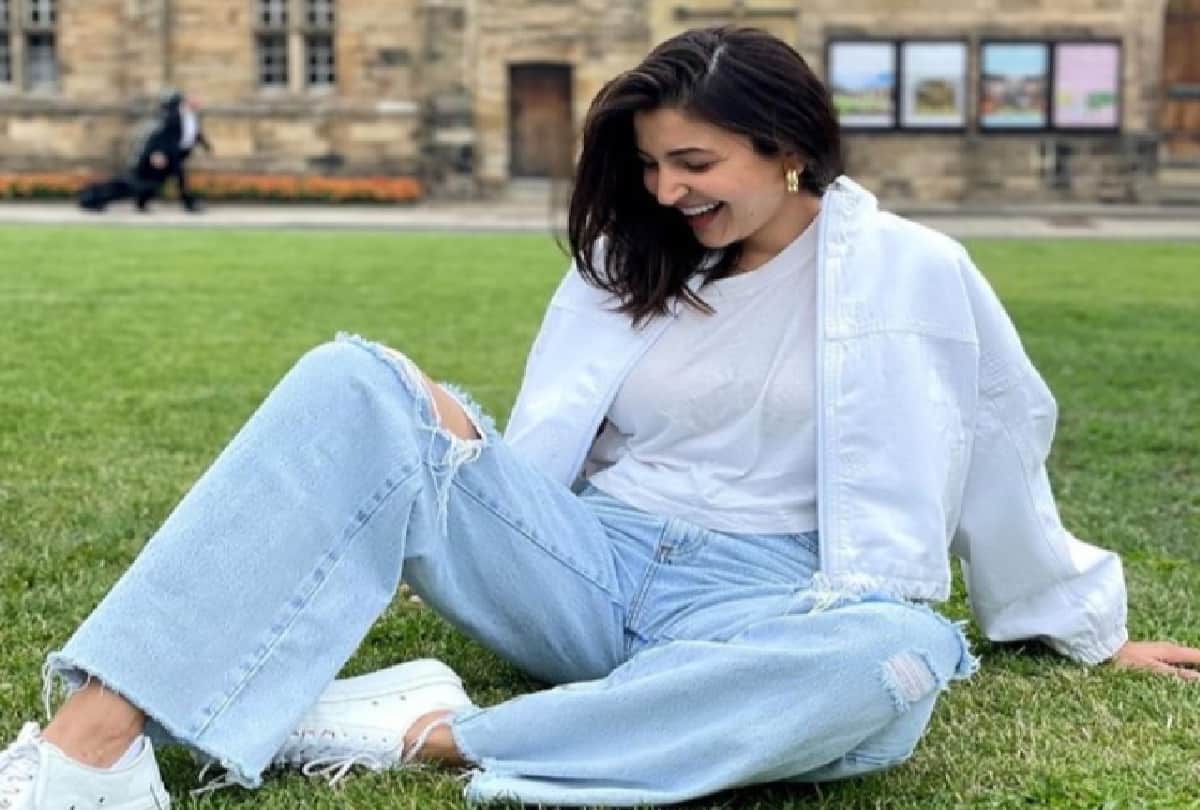 Anushka Sharma shared her new photo on Instagram with expensive carry bag