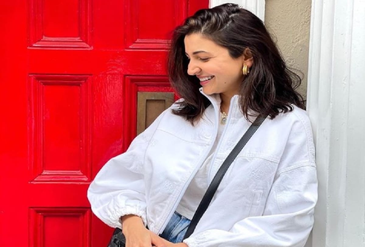 Anushka Sharma shared her new photo on Instagram with expensive carry bag