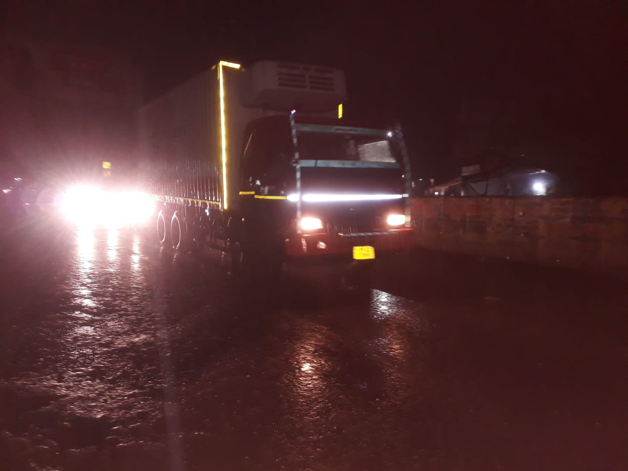 Hathras: Heavy rain at night, water logging in many places
