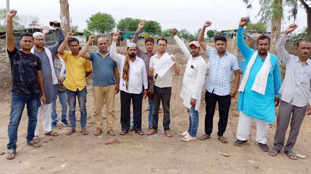 Wholesale vegetable vendors on strike, protested by protesting