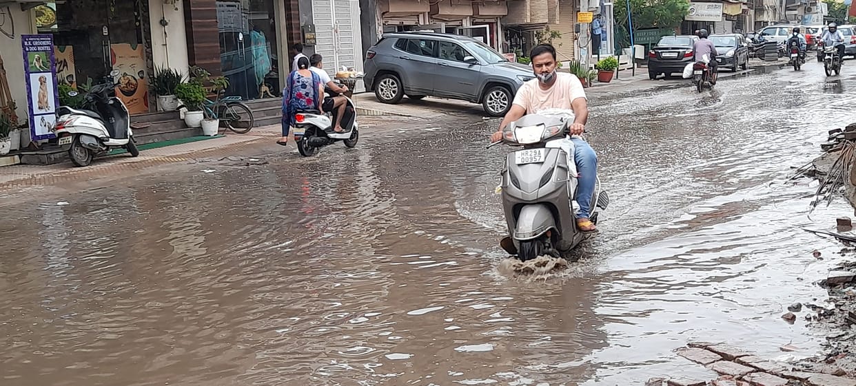 Roads became ponds in two hours of rain