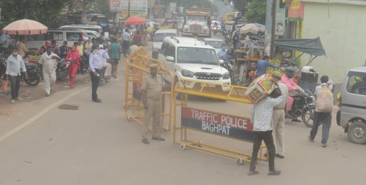 Traffic diversion caused jam at Rashtra Vandana Chowk