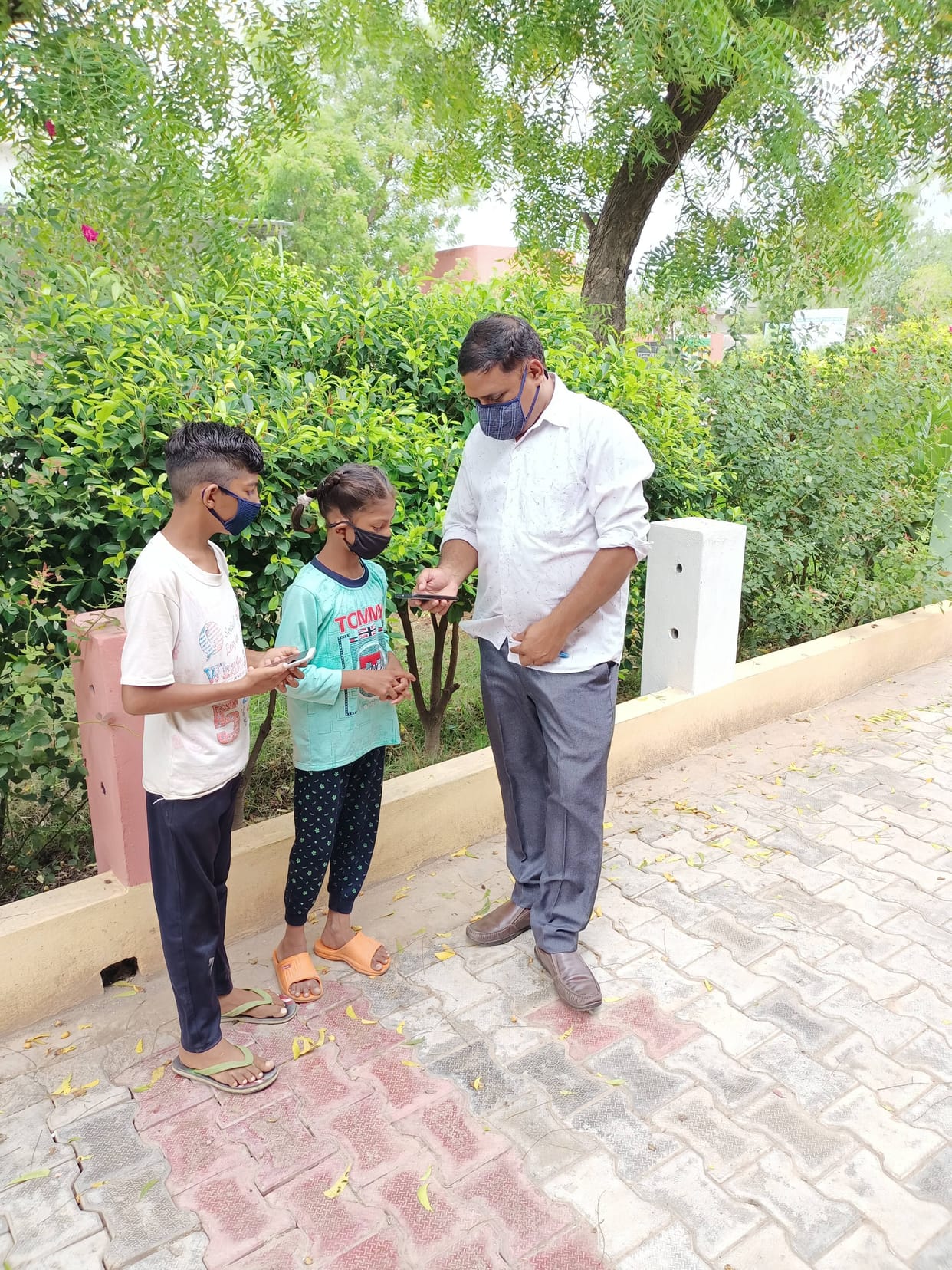 Students' assessment stuck in mobile and network