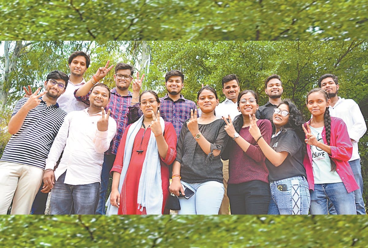 amar ujala rapid survey on online dependency of youth for education.