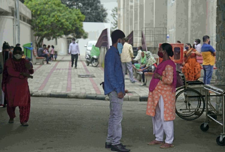 Outsider patients have to wait for treatment in Hospital of Chandigarh