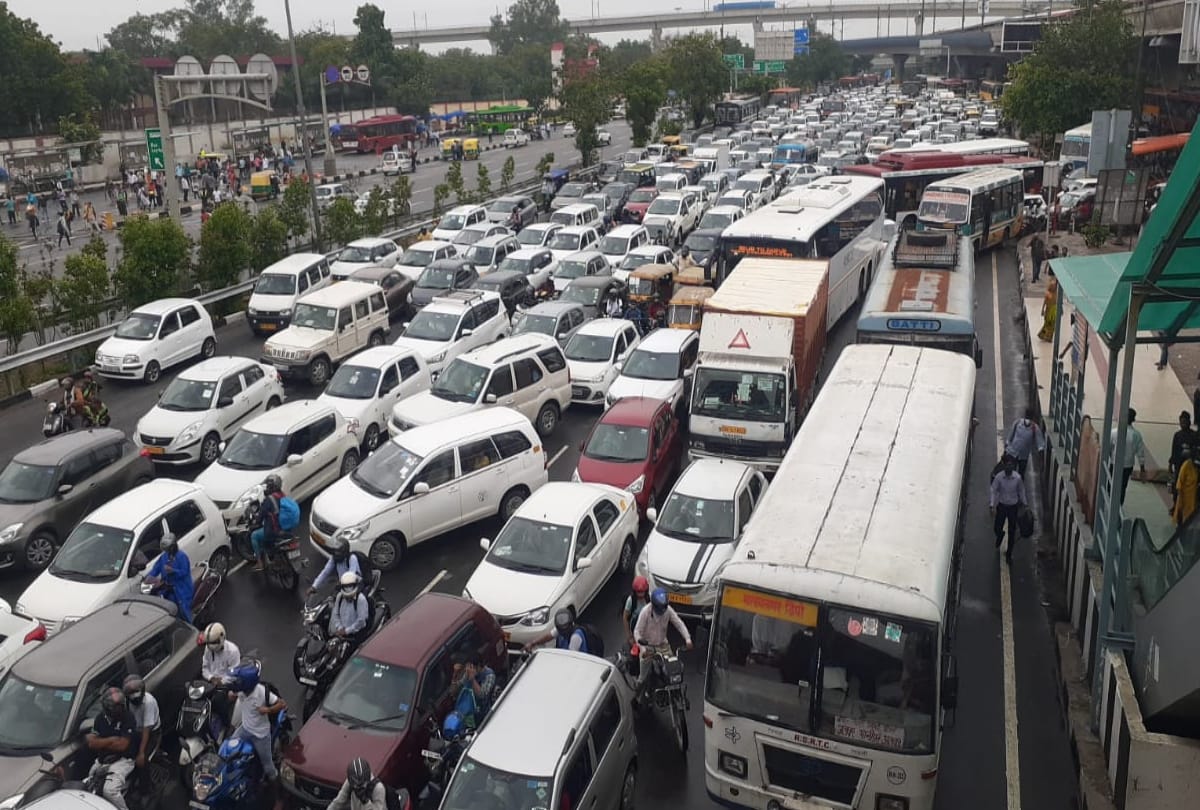Public Transport System in India recent survey claims Overcrowding, maintenance among major issues