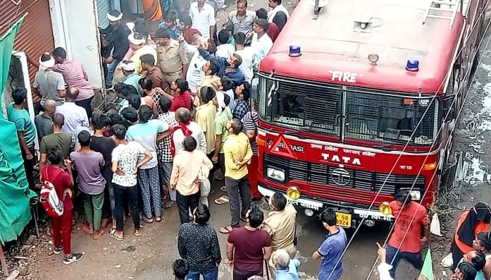 Fire in clothes shop, loss of lakhs