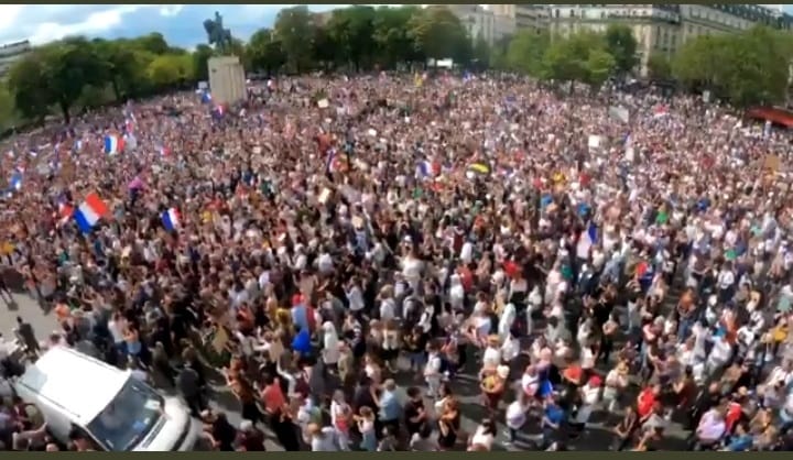 Corona vaccination:  France people protested by taking to the streets against the imperative of vaccines
